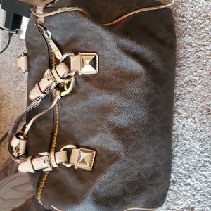 Micheal Kors Leather Purse